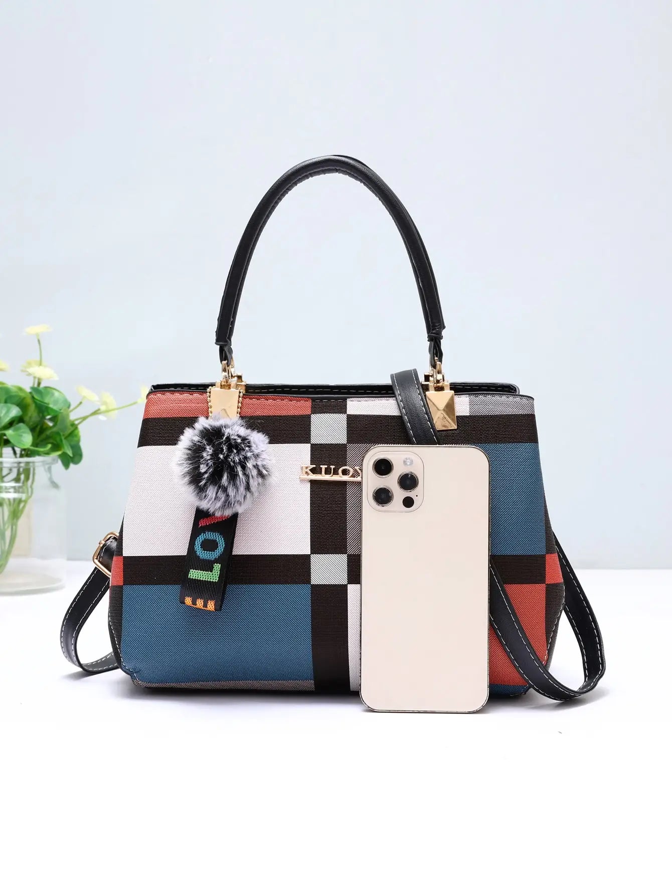 New luxury handbag for women with random grid design, fashionable shoulder bag