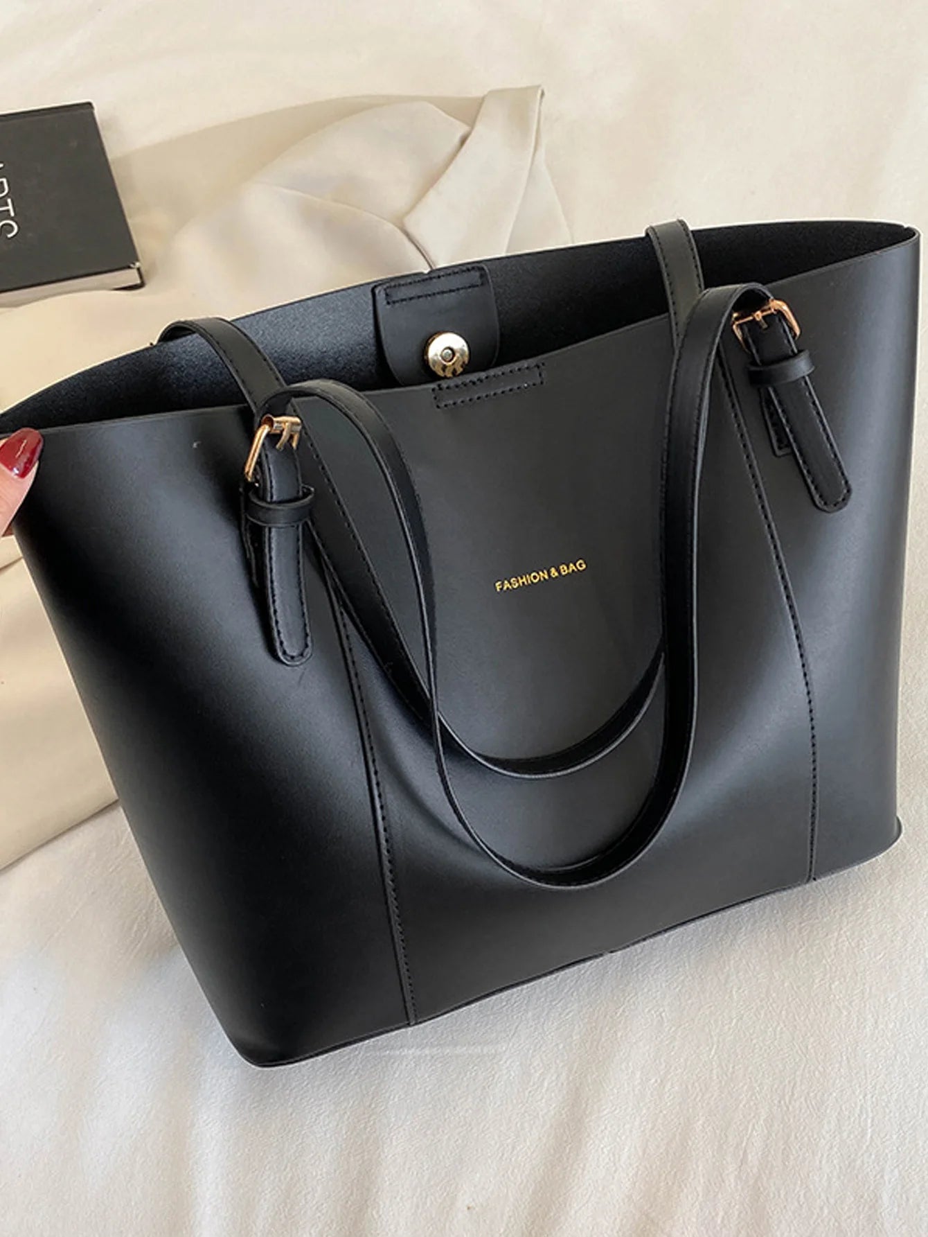 Simple and new stylish large capacity shoulder bag