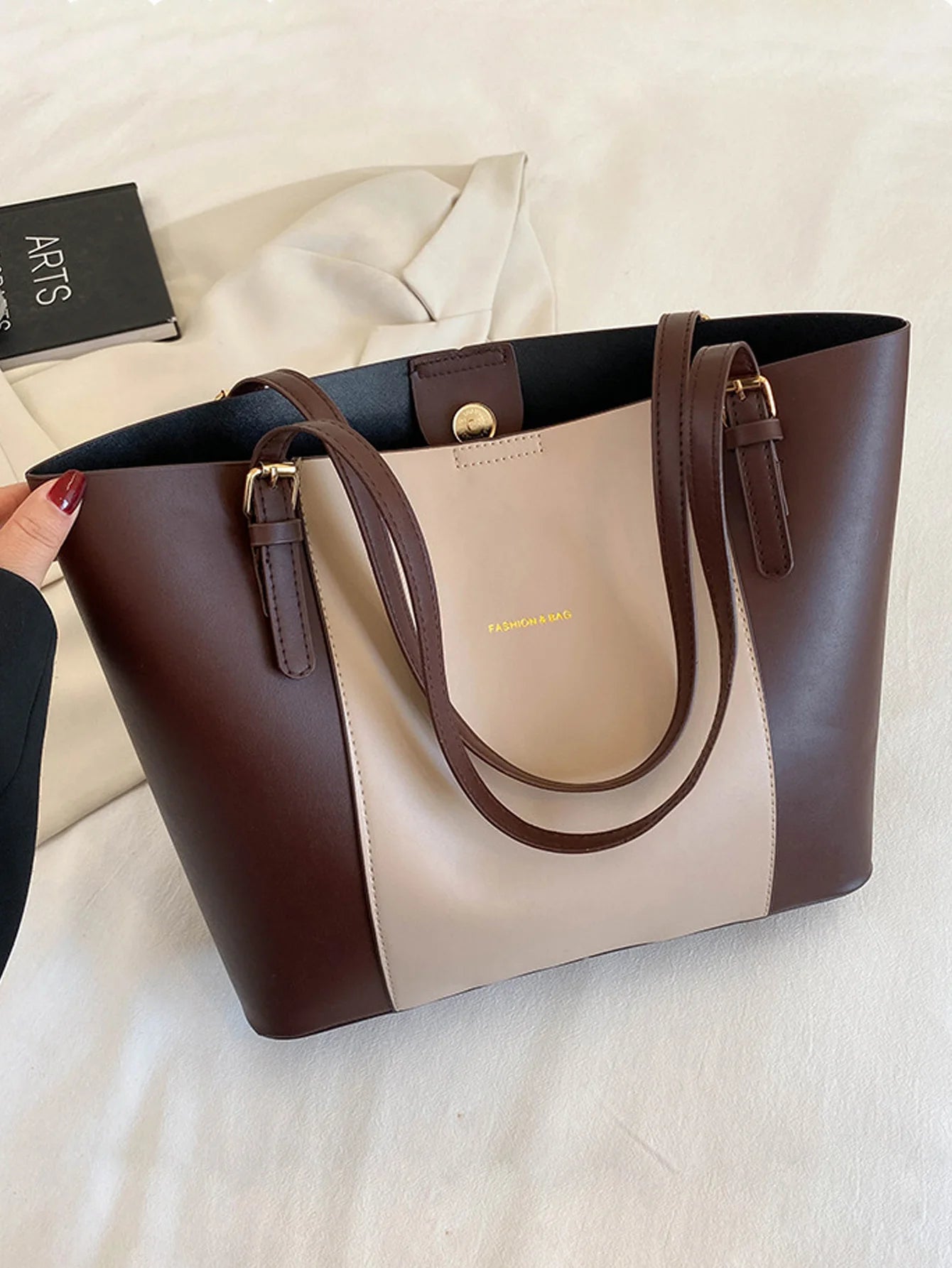 Simple and new stylish large capacity shoulder bag