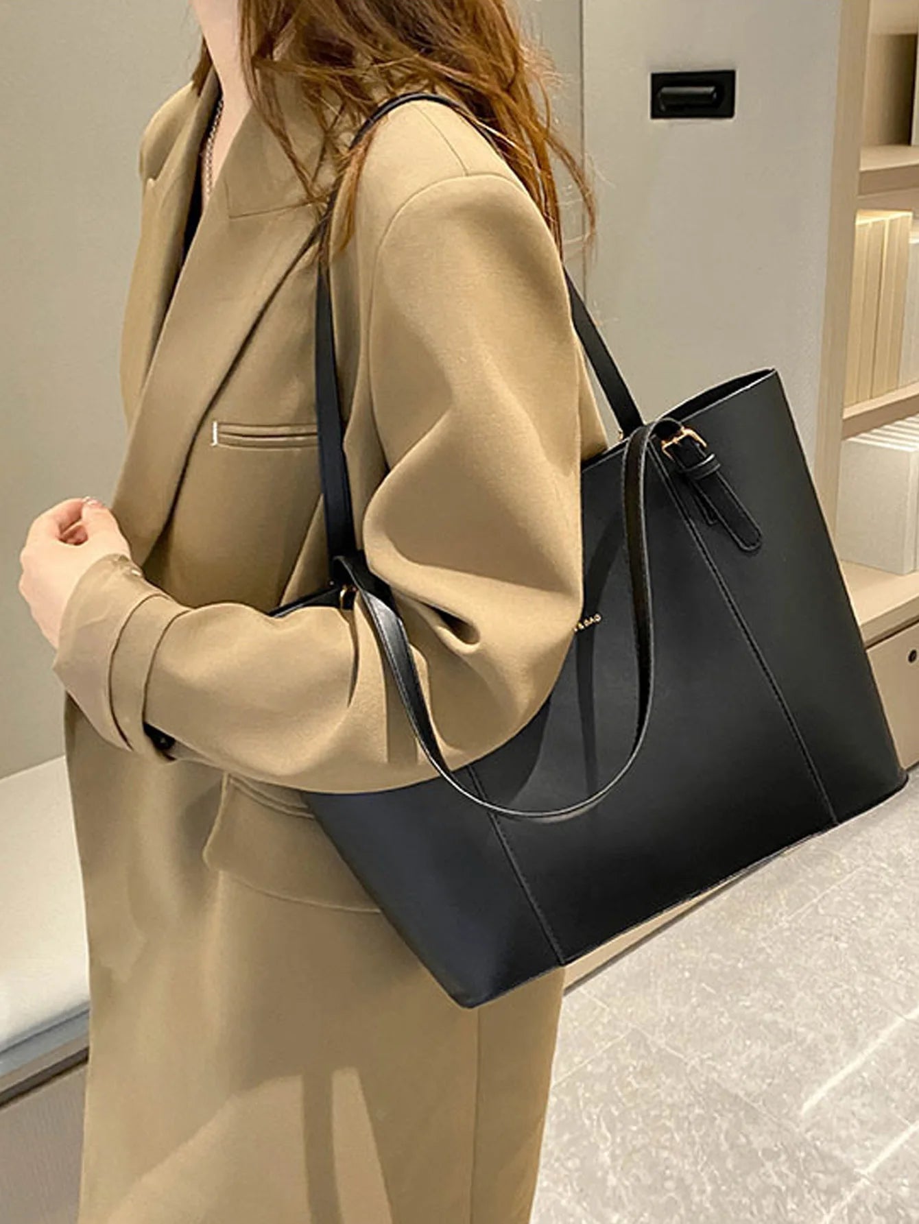 Simple and new stylish large capacity shoulder bag