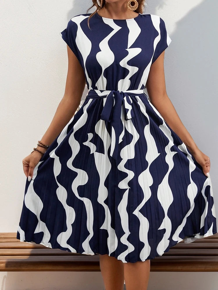 Women O Neck Pleated Medium Long Dress Fashion Print Lace-up Dress