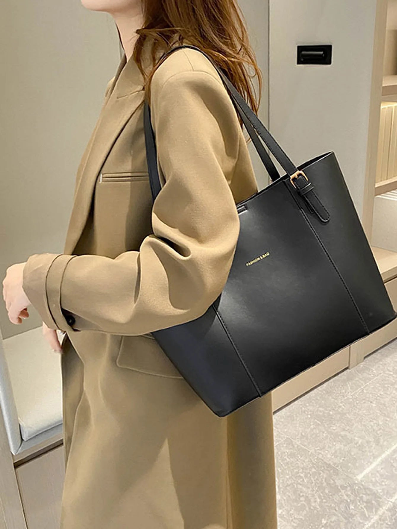 Simple and new stylish large capacity shoulder bag