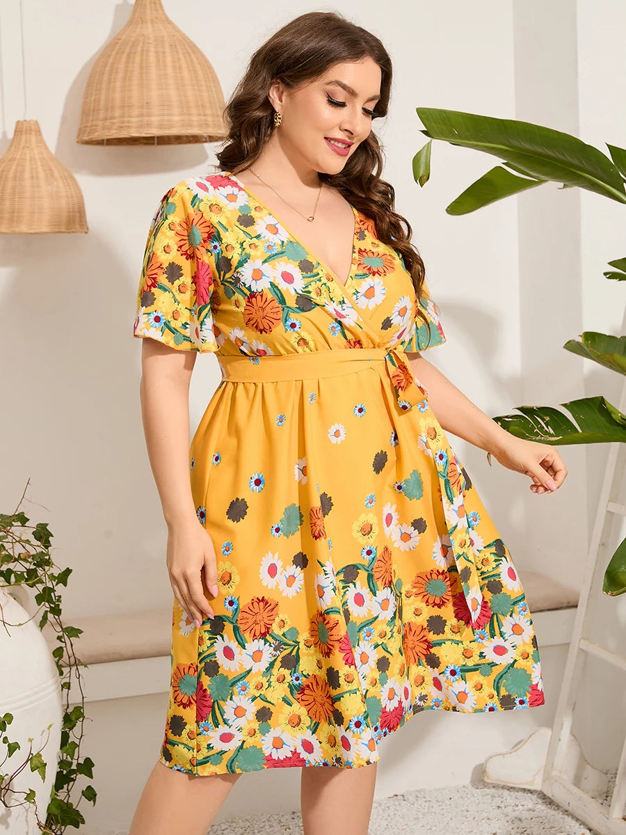 Plus Size V Neck Short Sleeve Beach and Outing Dress