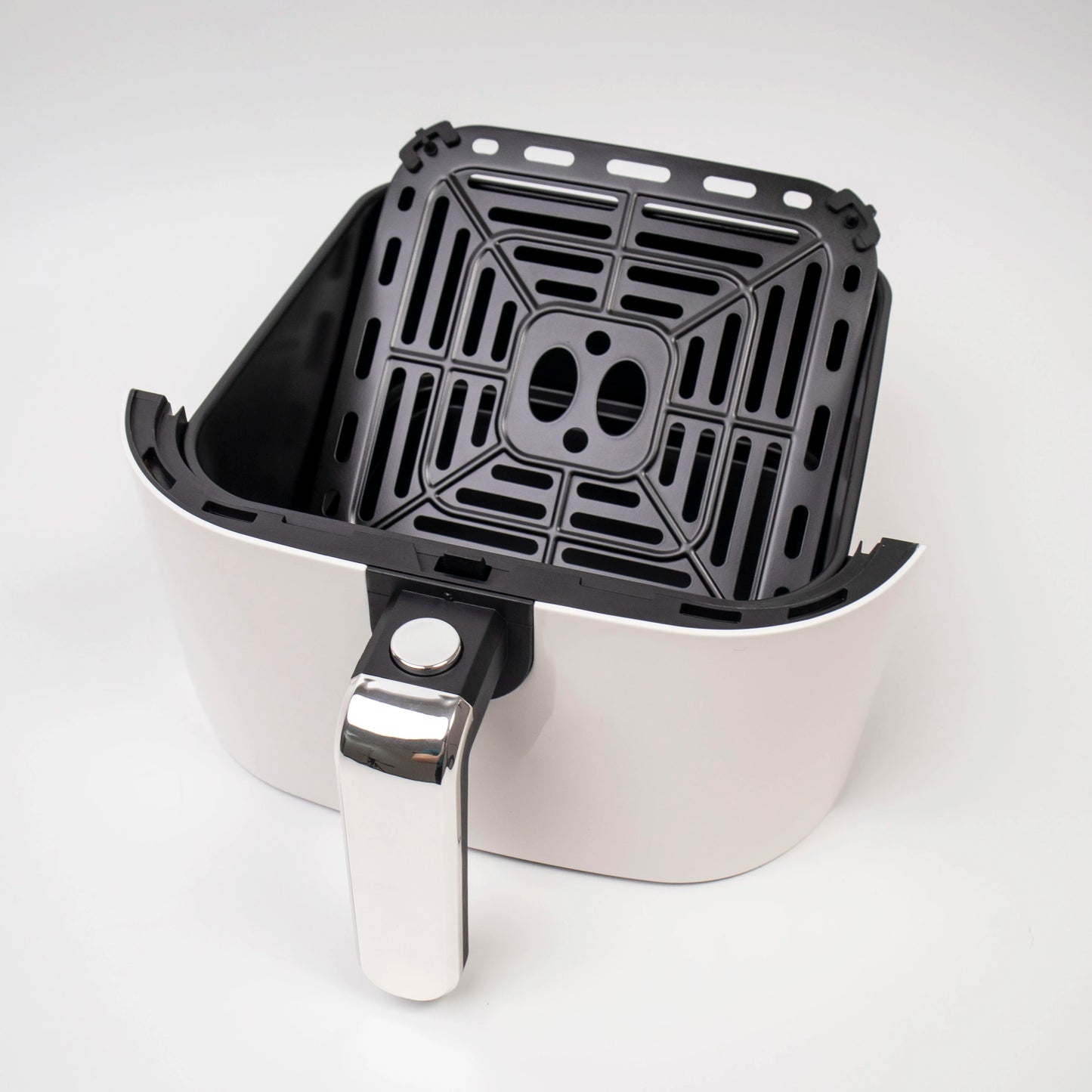 6L Air Fryer by SOLMIRA, 1400W capacity, designed for oil-free grilling, features a compact size of 40x34x38cm, CE certified, perfect for healthy cooking and equipped for various uses.