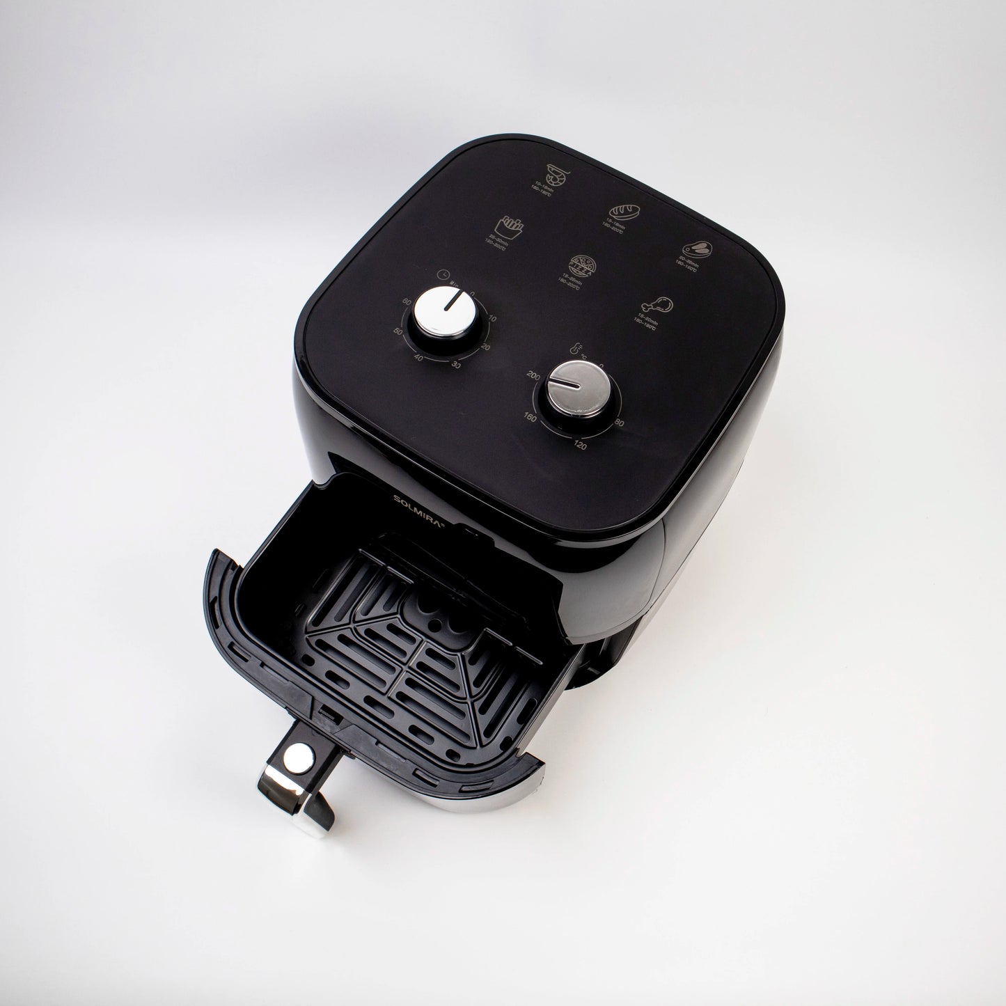 6L Air Fryer by SOLMIRA, 1400W capacity, designed for oil-free grilling, features a compact size of 40x34x38cm, CE certified, perfect for healthy cooking and equipped for various uses.