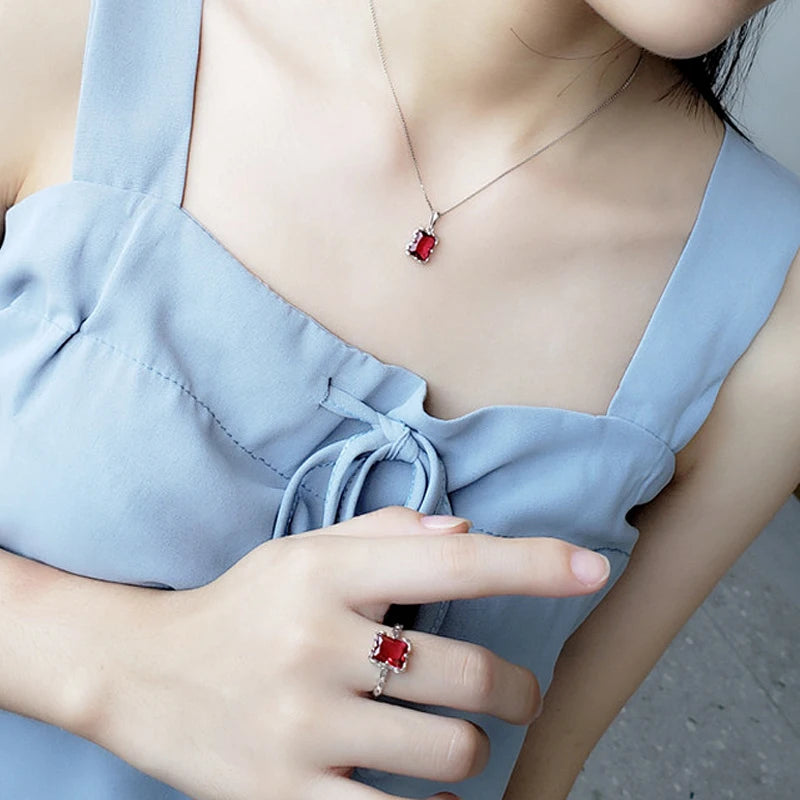 Luxury S925 Sterling Silver Jewelry Set Earrings Ring Necklace Accessories with 7*9mm Emerald Gemstone for Women