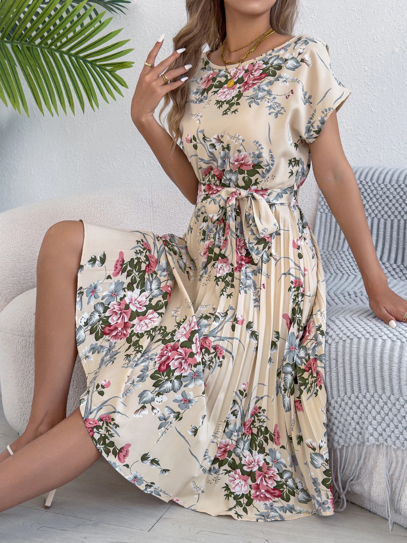 Spring Summer Round Neck Lace Up Short Sleeve Pleated Maxi Dress