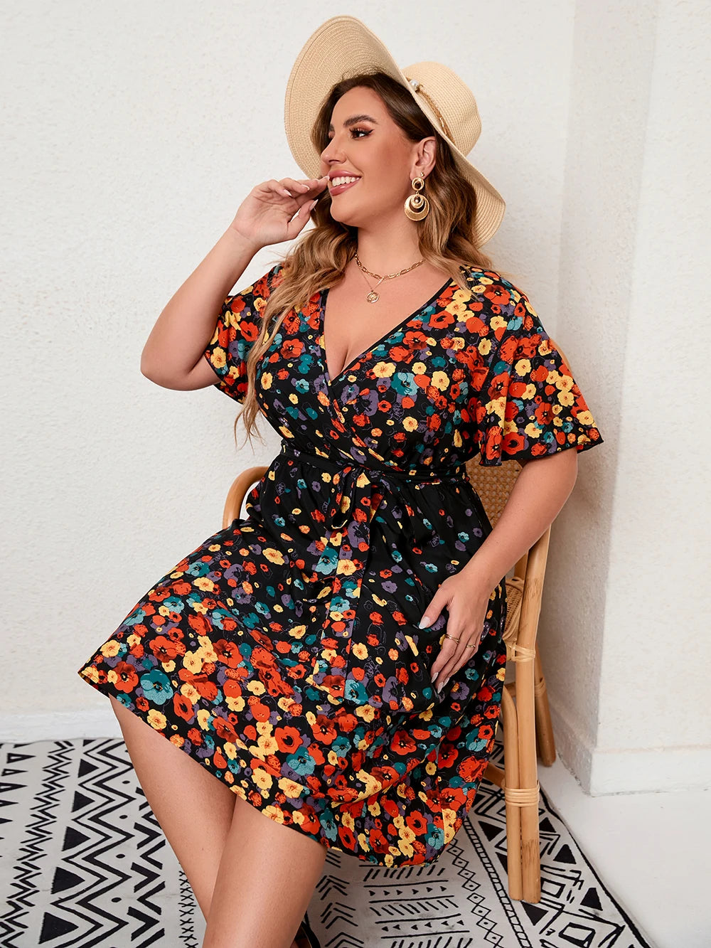 Plus Size V Neck Short Sleeve Beach and Outing Dress