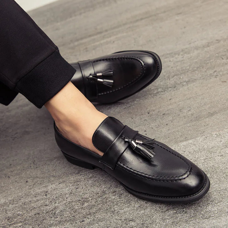 Breathable Leather Moccasins Comfortable designer shoes For Men