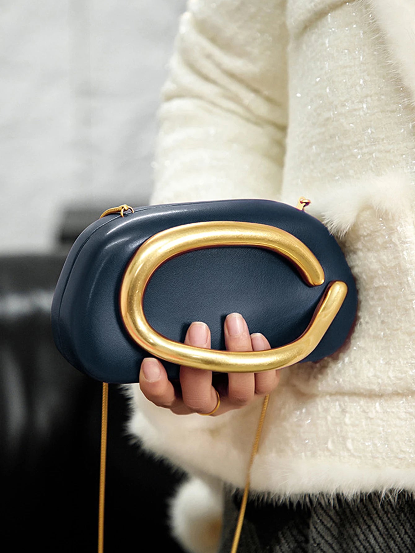 Metal Closure Clutch Evening Bags For Women Luxury Designer Handbag MINI wallet Vintage Elegant Oval Box Chain Strap Shoulder
