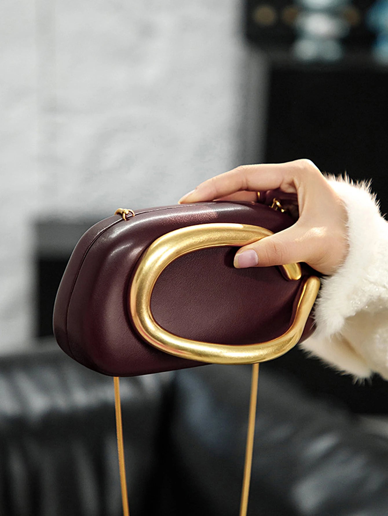 Metal Closure Clutch Evening Bags For Women Luxury Designer Handbag MINI wallet Vintage Elegant Oval Box Chain Strap Shoulder