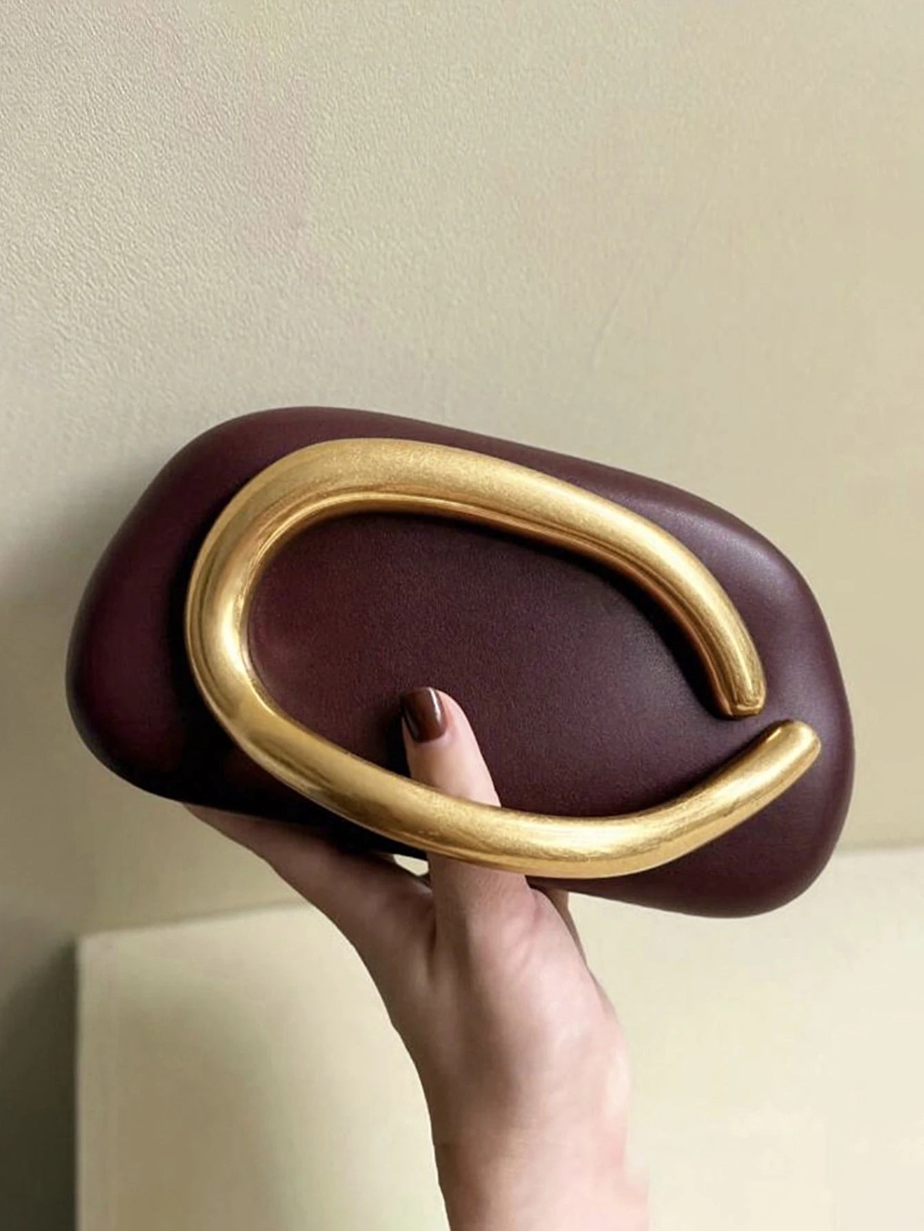Metal Closure Clutch Evening Bags For Women Luxury Designer Handbag MINI wallet Vintage Elegant Oval Box Chain Strap Shoulder