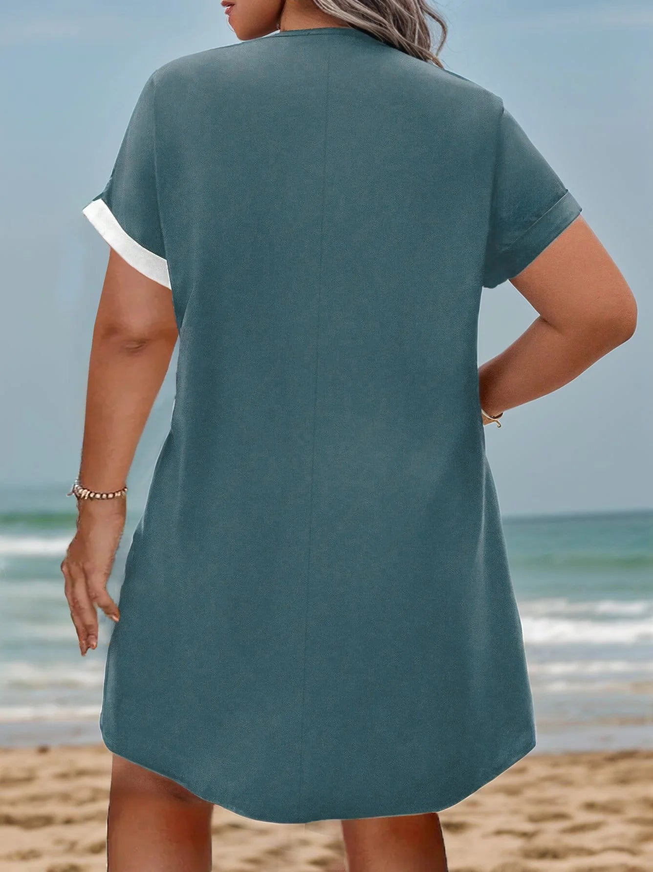 Elegant casual short-sleeved mini dress, beautiful skirt