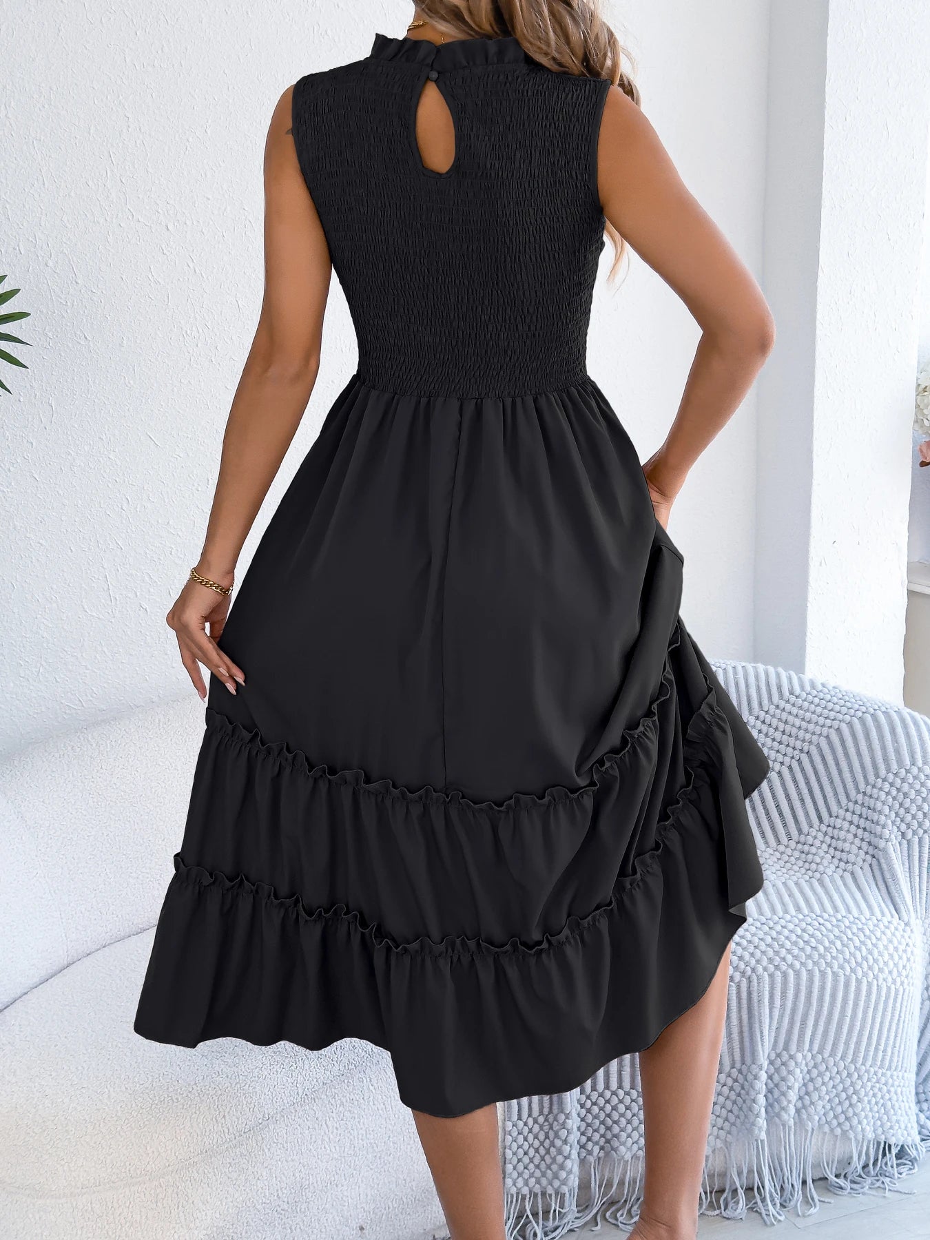 Sleeveless Lace Trim Round Neck